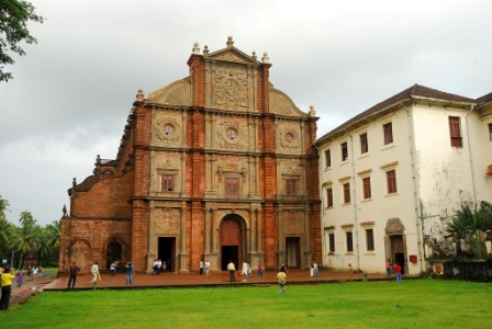 popular churches in india