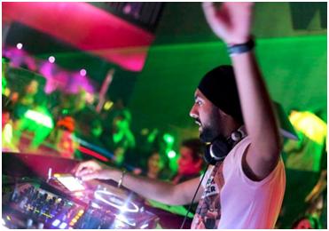 Classy and Luxurious Nightclub in Delhi
