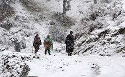Unseasonal snowfall disrupts life in Kashmir Valley