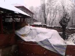 11 killed in avalanches, house collapses in Kashmir